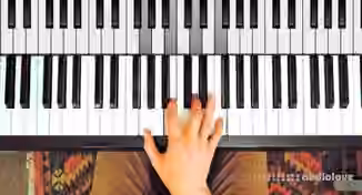 Udemy Advanced Piano Chords 1 circle of 5ths patterns, etc [TUTORiAL]